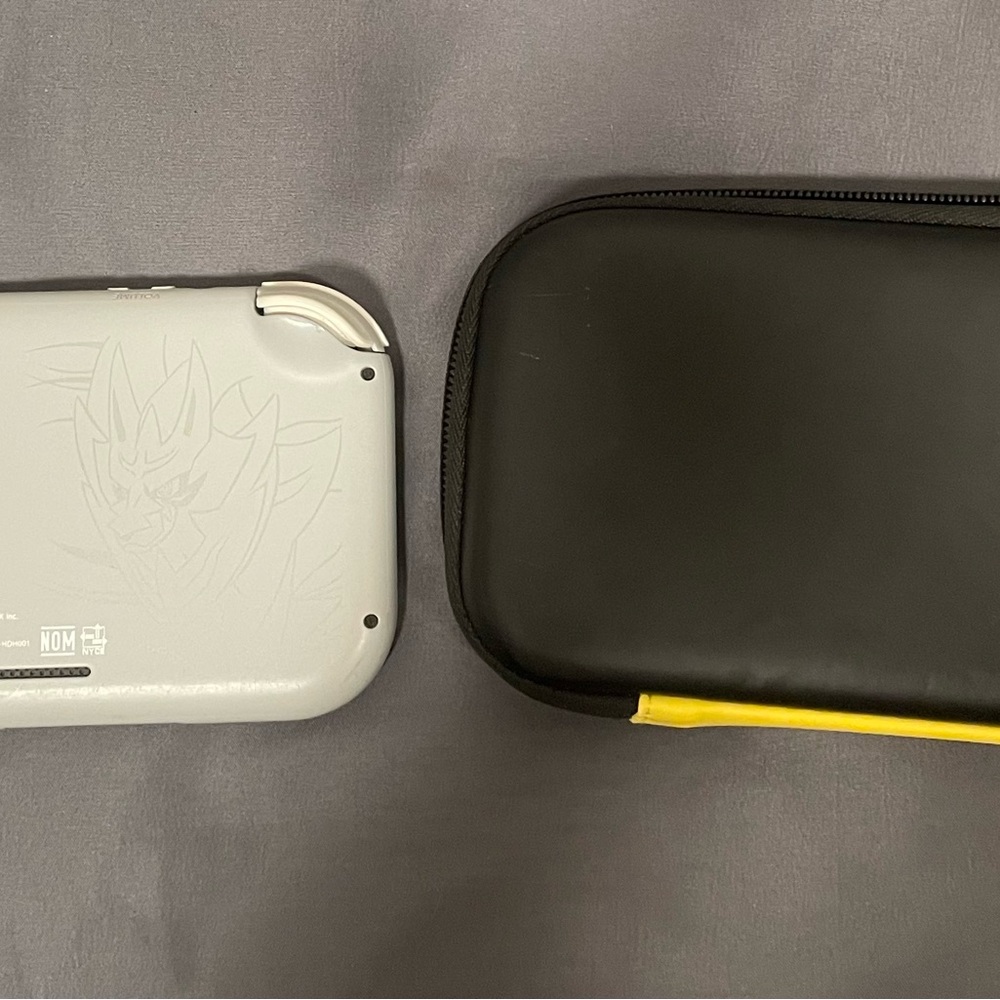 Nintendo Switch Lite - Light Gray with Teal Buttons - Picture 2 of 3